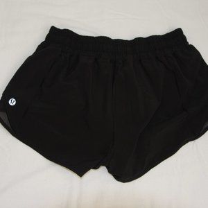 Lululemon Hotty Hot Shorts 2.5 Inseam size 4
